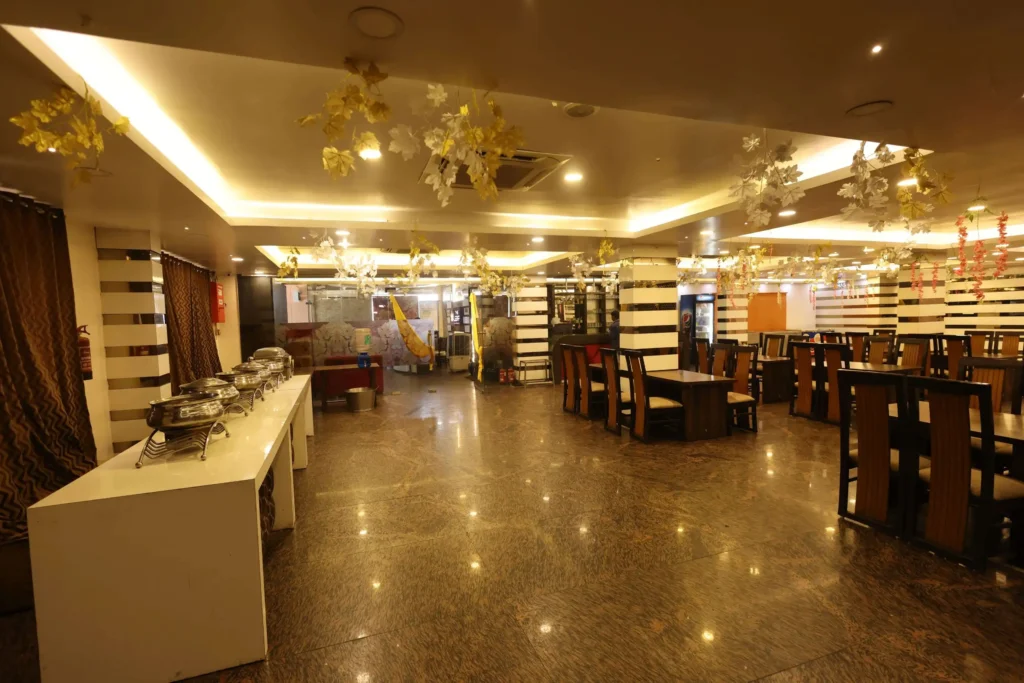 Hotel The Leaf & Lawn Lucknow